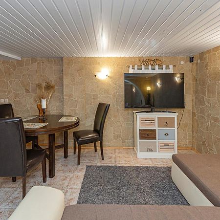 Spacious Studio Apartment By Polo Apartments Kaunas Exterior foto