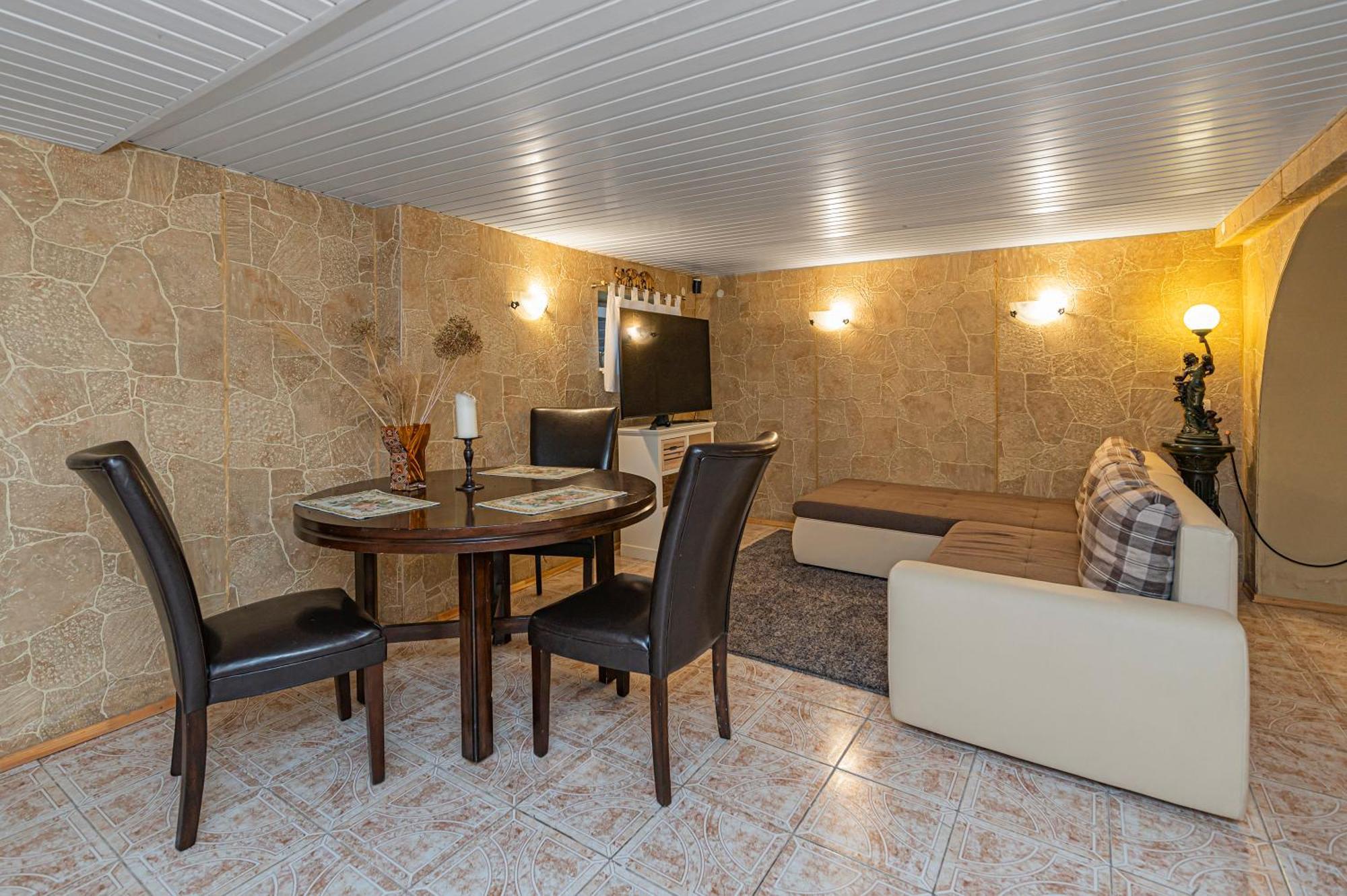Spacious Studio Apartment By Polo Apartments Kaunas Exterior foto